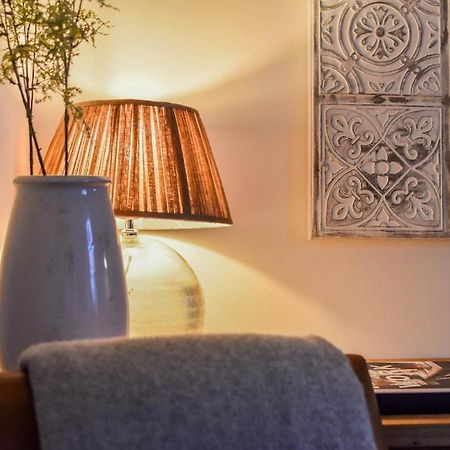 The Malthouse - Naturally Styled Central Apartment Сайърънсестър Екстериор снимка